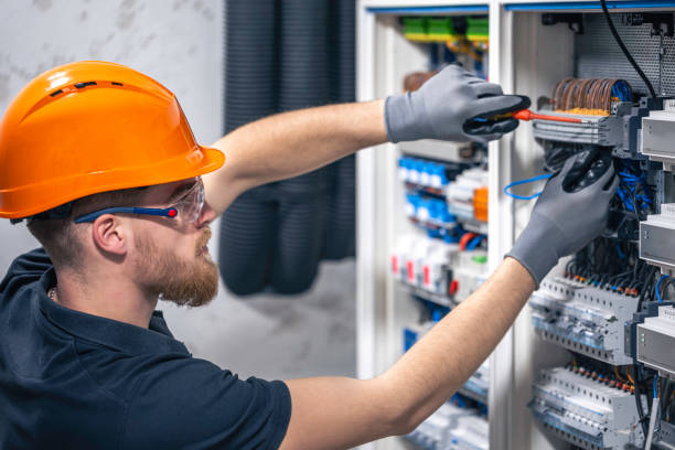 Best Best Electricians Near Me  in Cloverleaf, TX